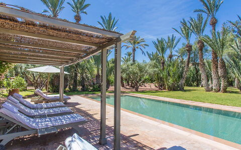 Villa Hasna: Zwembad, Toevlucht, Buitenmeubels, Schaduw, Eco Hotel, Hacienda, Ligstoel, Landscaping, Hotel