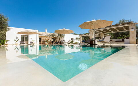Villa Olivella: Zwembad, Toevlucht, Buitenmeubels, Paraplu, Ligstoel, Landgoed, Eco Hotel, Schaduw, Stoel, Villa