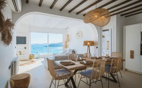 Villa Sonia: Meubilair, Hout, Interieur Ontwerp, Tafel, Stoel, Verdieping, Kamer, Zee, Keuken En Eettafel, Plafond