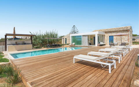 Villa Smeralda: Zwembad, Toevlucht, Samengesteld Materiaal, Landgoed, Eco Hotel, Villa, Ontwerp, Buitenmeubels, Hotel