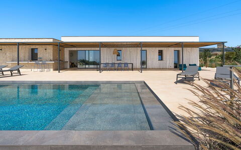 Villa Campo Verde: Samengesteld Materiaal, Landgoed, Zwembad, Schaduw, Ontwerp, Villa, Dek, Daylighting, Plank, Eco Hotel