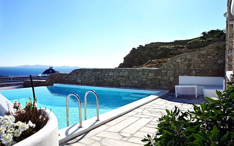The Pool Rose Villa: Blauw, Zwembad, Toevlucht, Kust, Zee, Eco Hotel, Badplaats, Badplaats, Schaduw, Villa
