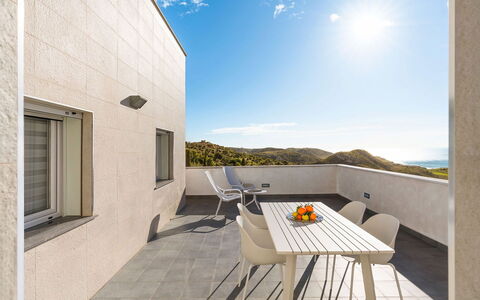 Villa Lily: Meubilair, Appartement, Plafond, Stoel, Koffietafel, Keuken En Eettafel, Balkon, Penthouse, Daylighting, Hotel