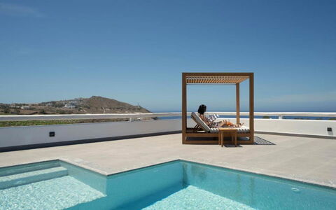 Golden Sunset Villa: Verdieping, Zee, Toevlucht, Appartement, Schaduw, Zwembad, Oceaan, Ontwerp, Daylighting, Eco Hotel