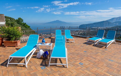 Villa Pietraluna: Blauw, Toevlucht, Zwembad, Balkon, Appartement, Buitenmeubels, Eco Hotel, Hotel, Hacienda, Villa
