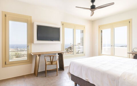 Villa Wolf: Hout, Appartement, Balkon, Beits, Hardwood, Stoel, Hotel, Slaapkamer, Daylighting, Bed