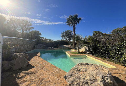 Sa Galera Villa: Blauw, Zwembad,  Felsen\, Toevlucht, Waterpartij, Eco Hotel, Landscaping, Tropen