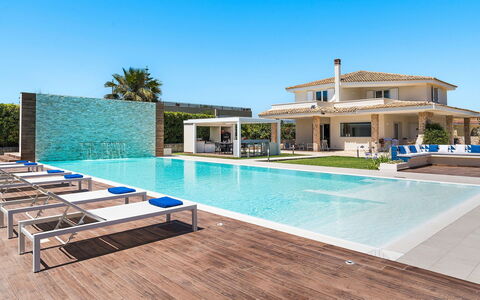 Villa Agorà: Zwembad, Blauw, Toevlucht, Eco Hotel, Vrije Tijd, Thermae, Samengesteld Materiaal, Landgoed, Villa, Buitenmeubels