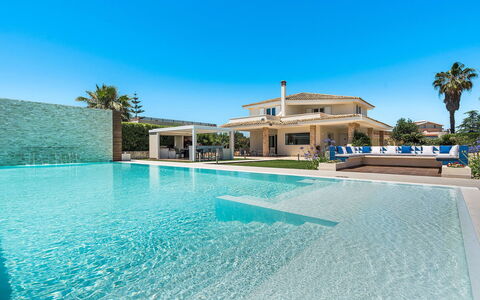 Villa Agorà: Zwembad, Blauw, Toevlucht, Vrije Tijd, Eco Hotel, Samengesteld Materiaal, Landgoed, Villa, Hotel, Herenhuis