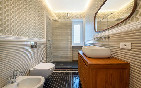 Casa Mario: Muur, Flooring, Interieur Ontwerp, Loodgieterswerkinrichting, Wastafel In De Badkamer, Badkamer, Wastafel, Verdieping, Plafond, Kraan