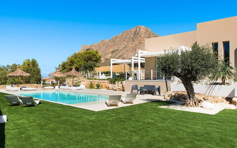 Villa Cornino: Zwembad, Toevlucht, Landgoed, Buitenmeubels, Eco Hotel, Villa, Landscaping, Hacienda, Paraplu, Schaduw