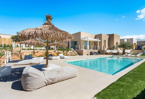 Villa Cornino: Toevlucht, Zwembad, Appartement, Eco Hotel, Buitenmeubels, Landgoed, Schaduw, Villa, Hotel, Ligstoel