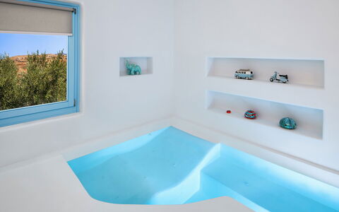 Villa Apanema: Blauw, Interieur Ontwerp, Plafond, Samengesteld Materiaal, Loodgieterswerkinrichting, Zwembad, Bad, Ontwerp, Hotel, Gips