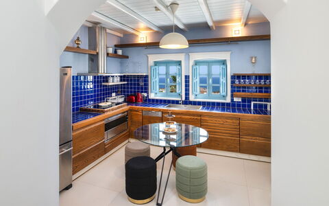 Villa Apanema: Interieur Ontwerp, Flooring, Keuken, Meubilair, Hout, Countertop, Verdieping, Plafond, Cabinetry, Huis