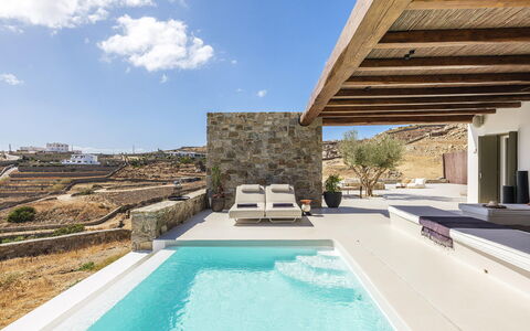 Villa Medea: Flooring, Zwembad, Tegel, Penthouse