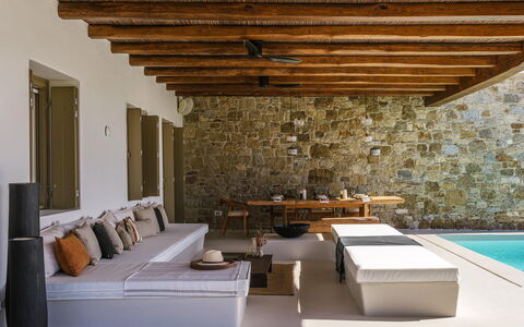 Villa Medea: Meubilair, Hout, Flooring, Interieur Ontwerp, Verdieping, Woonkamer, Bankstel, Huis, Toevlucht