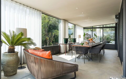 Villa Monica: Meubilair, Interieur Ontwerp, Tafel, Bankstel, Stoel, Huis, Woonkamer, Keuken En Eettafel, Koffietafel