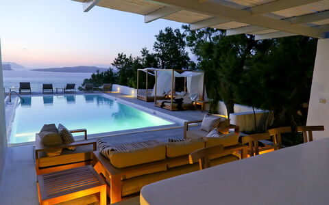 Presidential Villa: Zwembad, Toevlucht, Eco Hotel, Buitenmeubels, Landgoed, Hotel, Villa, Thermae, Stoel, Ligstoel