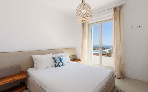 Villa Melina: Meubilair, Interieur Ontwerp, Hout, Slaapkamer, Verdieping, Bed, Textiel, Flooring, Appartement, Linens