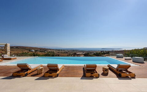 Villa Melina: Blauw, Zwembad, Toevlucht, Schaduw, Eco Hotel, Buitenmeubels, Stoel, Ontwerp, Villa, Ligstoel