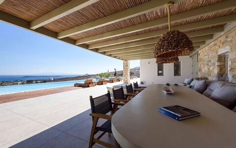 Villa Melina: Meubilair, Zee, Toevlucht, Schaduw, Stoel, Landgoed, Oceaan, Kust, Buitenmeubels, Keuken En Eettafel