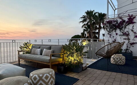 Casa Oscar: Meubilair, Buitenmeubels, Stoel, Balkon, Bloempot, Appartement, Schaduw, Dek, Eco Hotel, Buitentafel