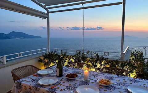 Casa Oscar: Zwemwater, Meubilair, Tafel, Zee, Kust En Oceanic Landvormen, Kust, Stoel, Oceaan, Toevlucht, Schaduw