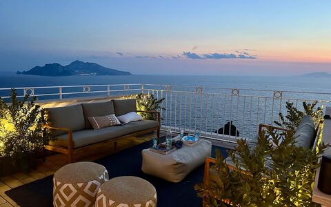 Casa Oscar: Zwemwater, Meubilair, Zee, Buitenmeubels, Tafel, Kust En Oceanic Landvormen, Kust, Stoel, Oceaan, Bloempot