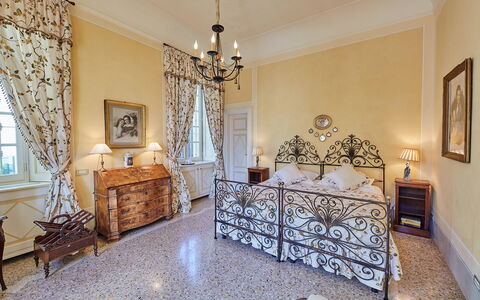 Villa Silva: Meubilair, Interieur Ontwerp, Muur, Flooring, Verdieping, Plafond, Kamer, Verlichting, Slaapkamer, Bed