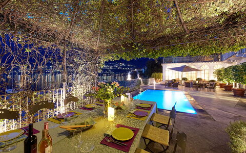 Villa Silva: Blauw, Zwembad, Toevlucht, Nacht, Landschap Verlichting, Eco Hotel, Hotel, Stoel, Buitenmeubels, Restaurant