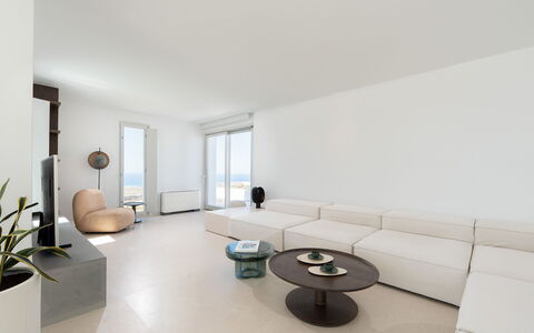 Villa Kallisti: Meubilair, Flooring, Interieur Ontwerp, Verdieping, Bankstel, Woonkamer, Appartement, Plafond, Kamer, Tafel