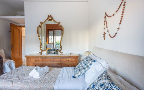 Casa Lucio: Meubilair, Slaapkamer, Interieur Ontwerp, Bed, Hout, Laken, Bedding, Kamer, Textiel, Linens