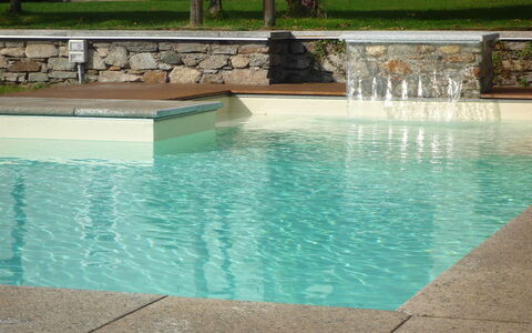 Mariuccia 1: Zwembad, Samengesteld Materiaal, Waterpartij, Tegel, Flagstone, Backyard, Natuurlijk Materiaal, Ontwerp