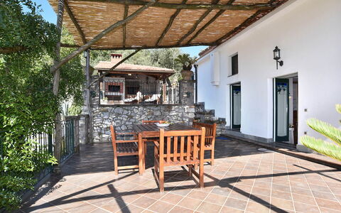 Villa Birbante: Meubilair, Stoel, Buitenmeubels, Veranda, Keuken En Eettafel, Schaduw, Flagstone, Buitentafel, Outdoor Structuur, Patio