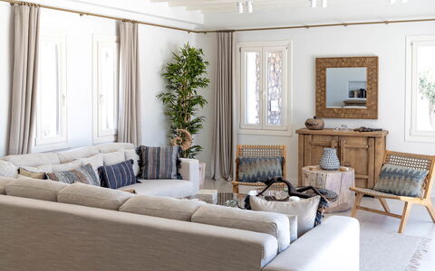 Villa Mitos: Meubilair, Interieur Ontwerp, Bankstel, Woonkamer, Hout, Kamer, Huis, Textiel, Flooring, Kussen Gooien