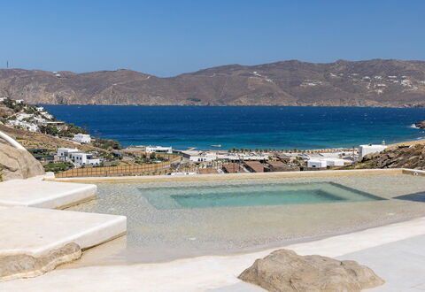 Villa Mitos: Bergachtig Landvormen, Berg, Heuvel, Bergketen, Zwembad, Ridge, Badplaats, Massif, Toevlucht, Buitenmeubels