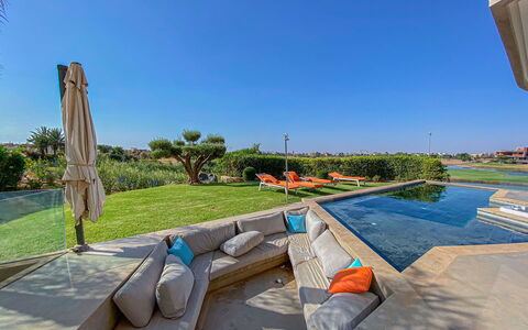 Villa Inaya: Zwembad, Toevlucht, Tuin, Landscaping, Landgoed, Kunstgras, Gazon, Hacienda, Eco Hotel, Villa