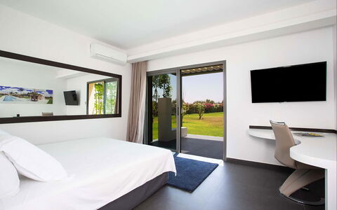 Villa Malika: Toevlucht, Ontwerp, Zwembad, Hotel, Buitenmeubels, Eco Hotel, Balkon, Penthouse