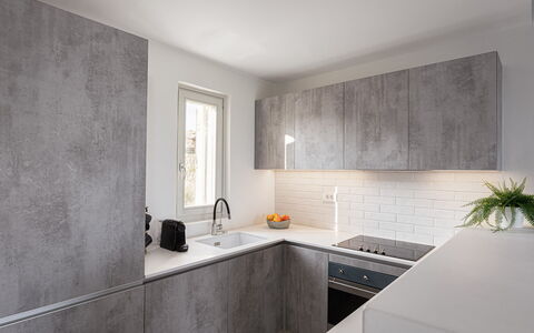 Villa Aspasia: Muur, Flooring, Countertop, Keuken, Verdieping, Interieur Ontwerp, Huis, Samengesteld Materiaal, Toestel Van De Keuken, Cabinetry