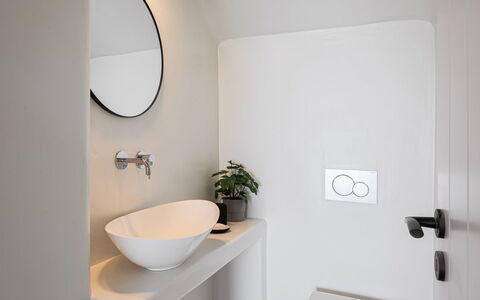 Villa Aspasia: Muur, Loodgieterswerkinrichting, Interieur Ontwerp, Badkamer, Wastafel, Kraan, Flooring, Wastafel In De Badkamer, Loodgieter, Verdieping