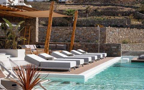 Villa Aspasia: Toevlucht, Zwembad, Natuurlijk Materiaal, Ontwerp, Eco Hotel, Stoel, Hotel, Buitenmeubels