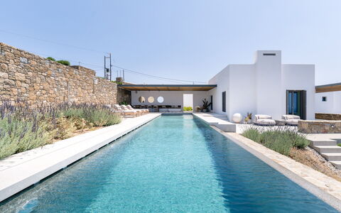 Villa Achille: Samengesteld Materiaal, Zwembad, Toevlucht, Tegel