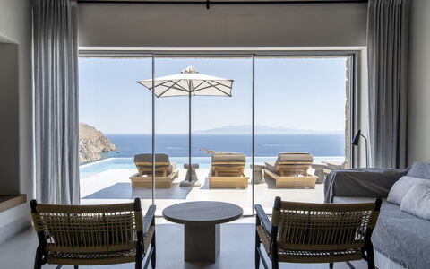 Villa Pegaso: Meubilair, Zee, Stoel, Toevlucht, Schaduw, Balkon, Buitenmeubels, Oceaan, Kust