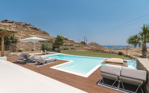 Villa Demetra: Zwembad, Toevlucht, Buitenmeubels, Villa, Eco Hotel, Hotel, Penthouse, Ligstoel