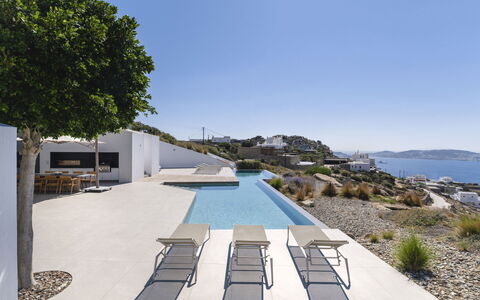 Villa Teseo: Zwembad, Schaduw, Buitenmeubels, Ligstoel, Toevlucht, Villa, Chaise Longue, Badplaats, Hotel, Penthouse