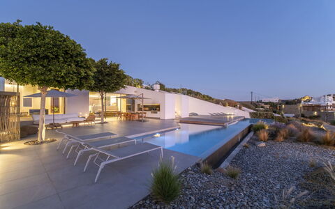 Villa Teseo: Zwembad, Landgoed, Toevlucht, Villa, Schaduw, Landscaping, Eco Hotel, Hotel, Penthouse, Balkon