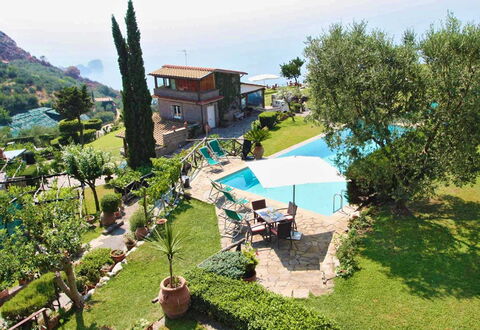 The Sea Farmhouse: Zwembad, Toevlucht, Woongebied, Eco Hotel, Landgoed, Heuvel Station, Villa, Bergketen, Hacienda, Badplaats
