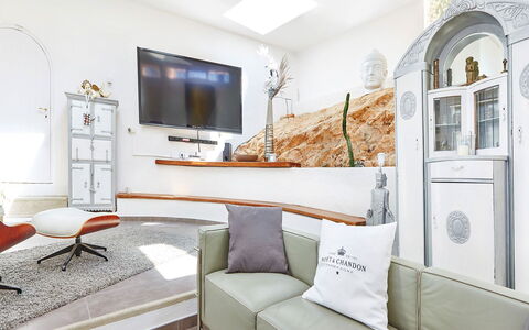 Villa Ariel: Meubilair, Interieur Ontwerp, Flooring, Verdieping, Verlichting, Kamer, Plafond, Appartement, Huis, Woonkamer