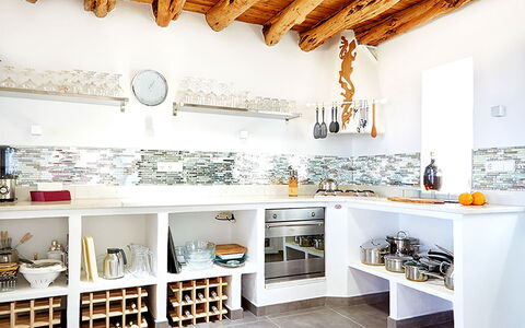 Villa Ariel: Interieur Ontwerp, Keuken, Countertop, Flooring, Huis, Plafond, Meubilair, Verdieping, Kamer, Plank