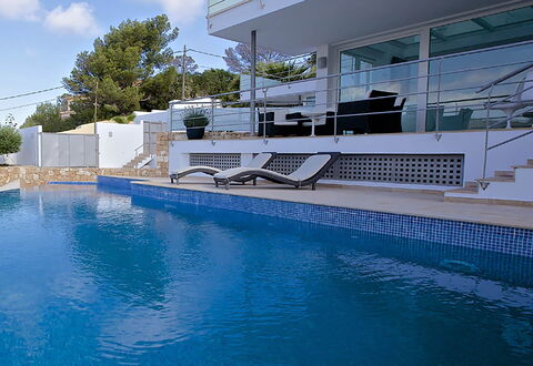 Villa Bridget: Zwembad, Toevlucht, Buitenmeubels, Schaduw, Hotel, Eco Hotel, Stoel, Waterpartij, Villa